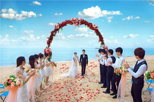 结婚大全结婚当天流程表之准备工作5:30起床7:00新郎发型做好后到达