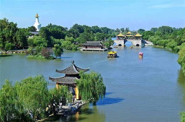 汽车风水色彩五行与驾车人的吉凶祸福息息，来了解一下你适合驾驶什么颜色的车辆