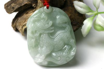 女人佩带麒麟有什么好处？佩戴麒麟吊坠有什么讲究？