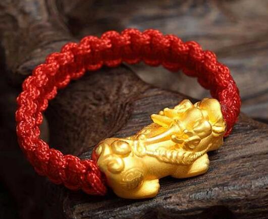 手上戴貔貅能戴一对吗?严格意义上不允许这么做 手上戴貔貅能戴一对吗?严格意义上不允许这么做