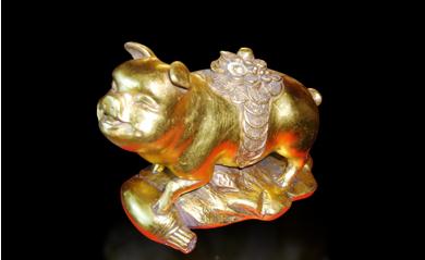 什么人适合佩带太岁猪吉祥物呢？