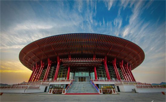 如果有人送你貔貅的话他想对你表达些什么呢？貔貅用来形容人是什么意思？