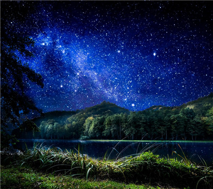 貔貅在风水学中是招财镇宅的瑞兽，家中应该如何摆放貔貅的好？