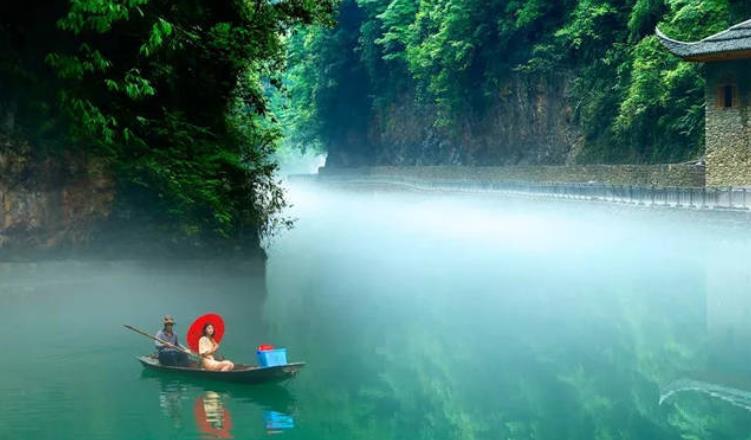 在家居风水风水中 桃木剑挂在什么地方比较好？