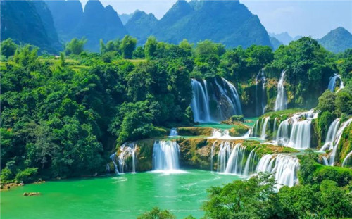 风水吉祥物水晶球的颜色代表着什么作用？