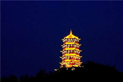 镇宅符可以挂厨房吗？镇宅符应该贴在哪里呢？