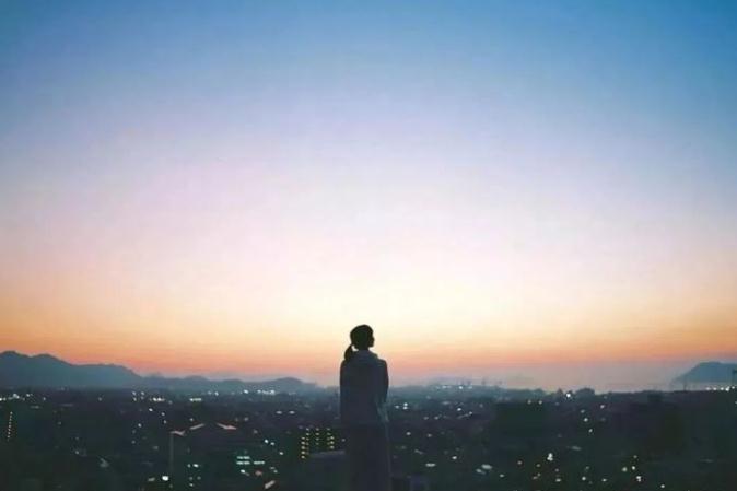 翡翠平安扣该如何鉴别真伪呢？