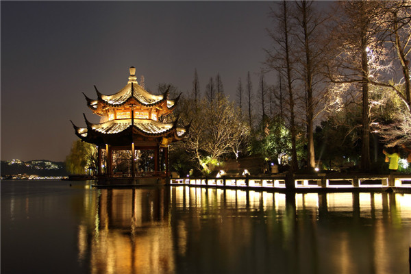 办公室该放什么玉摆件？有这几件足以！成功人士必备