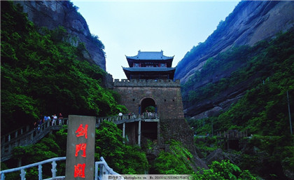 桃木剑有什么风水作用 桃木剑如何斩断你的坏桃花