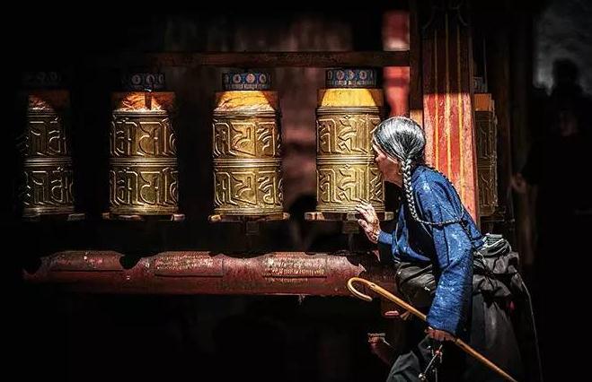 桃木剑有什么风水讲究？如何正确摆放桃木剑？