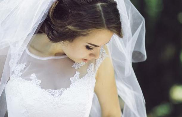 黑曜石为什么要带在右手？黑曜石要怎么保养？