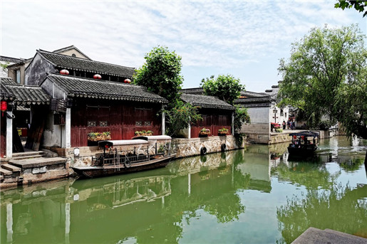 客厅中天花板的风水调理