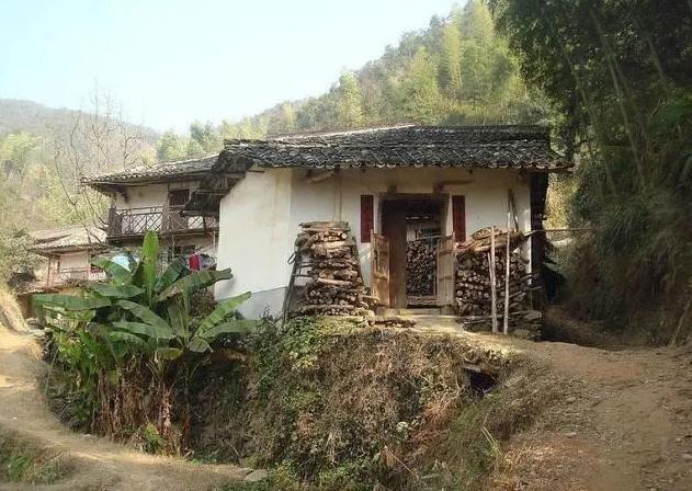 风水知识：“家有滴泪屋，三年一场哭”是什么意思