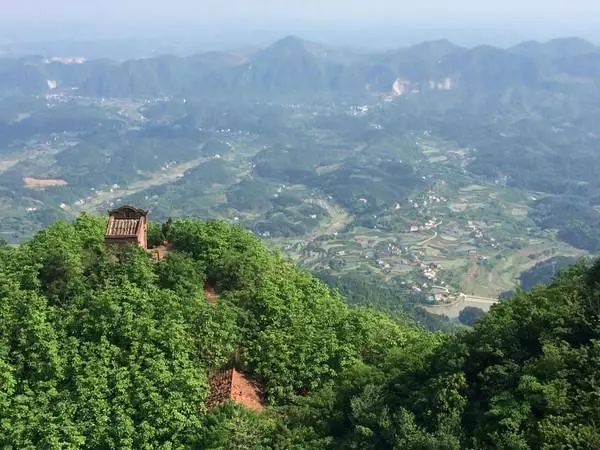 戌山天魁星,乾山天廄星,亥山天皇星.