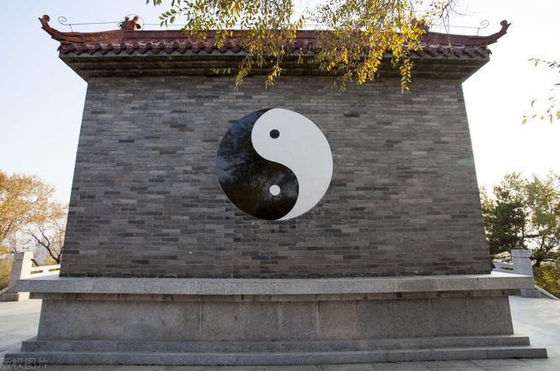 “风水学”经历千年不衰，为什么争议不断？