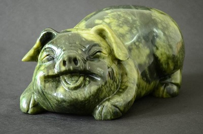 猪槽的风水作用：木头猪槽风水应该放哪里？