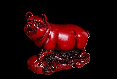 红木猪摆件风水大忌，红木猪摆放位置风水