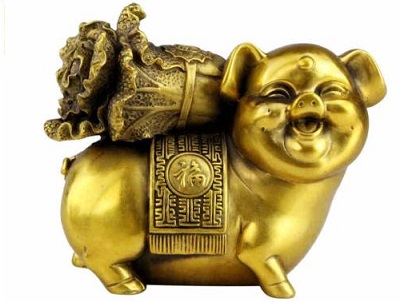 金色猪存钱罐风水，存钱罐可以放财神旁边吗？