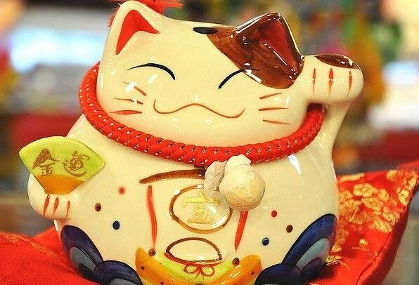 金色招财猫代表什么寓意