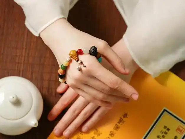 从手相看能你何时结婚?