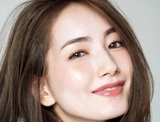 眼尾向下的女人桃花运好吗？怎么从眼尾看桃花运？