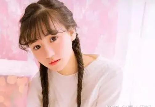 颈后有痣多富贵：（二）女命